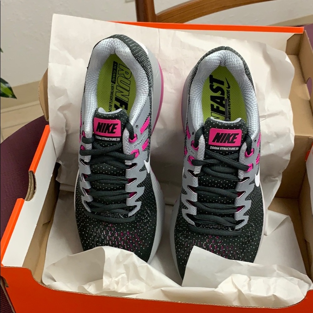 Nike Zoom Dynamic Support